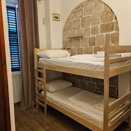 Castello Hostel-3